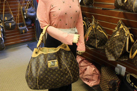 LOUIS VUITTON Monogram Galliera GM Shoulder Tote Handbag