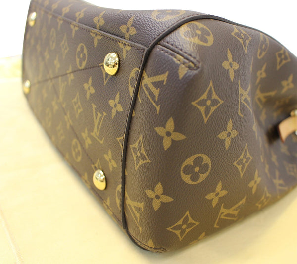LOUIS VUITTON Monogram Canvas Montaigne GM Shoulder Handbag