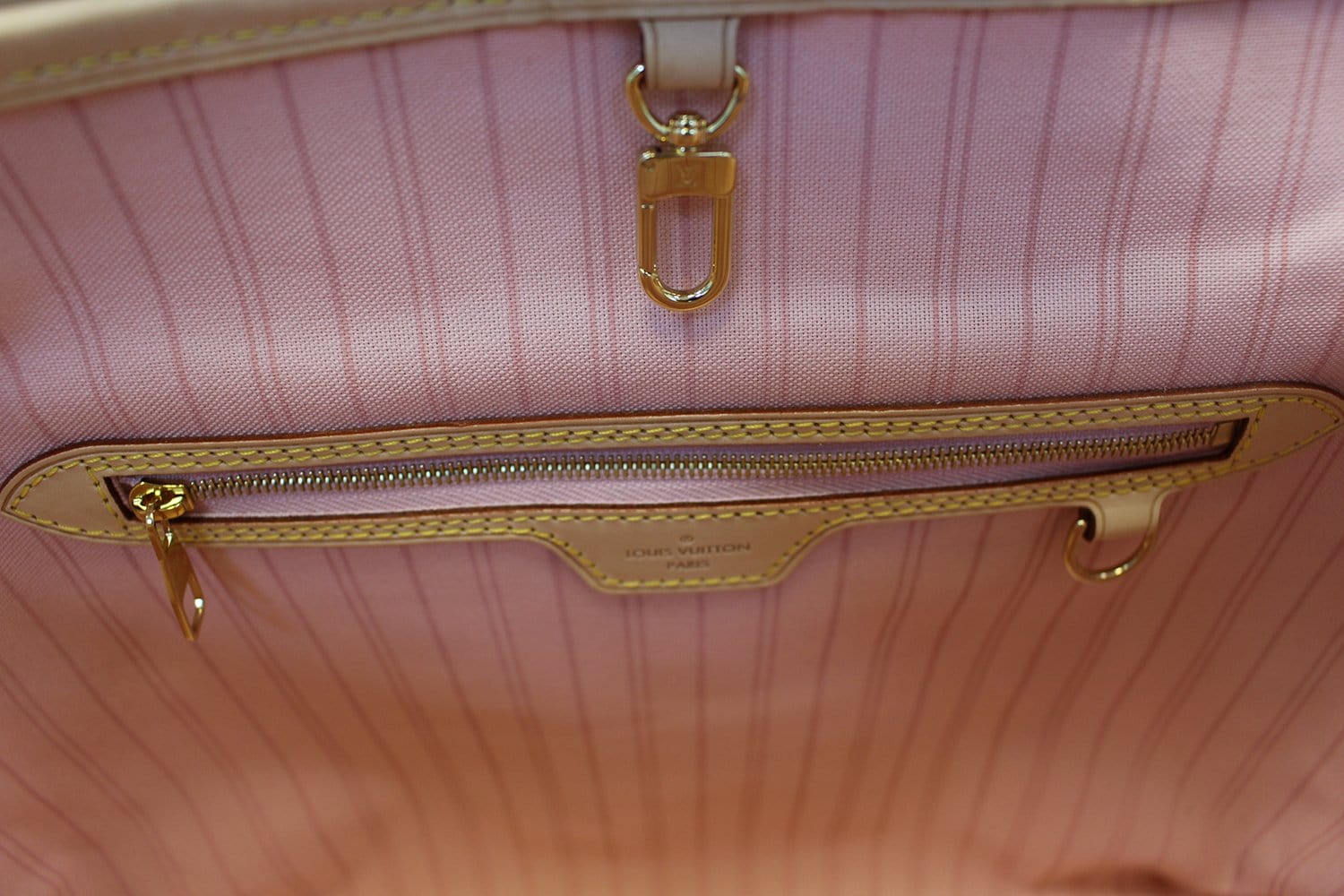 Pre-owned Louis Vuitton Shoulder Bag In Pink