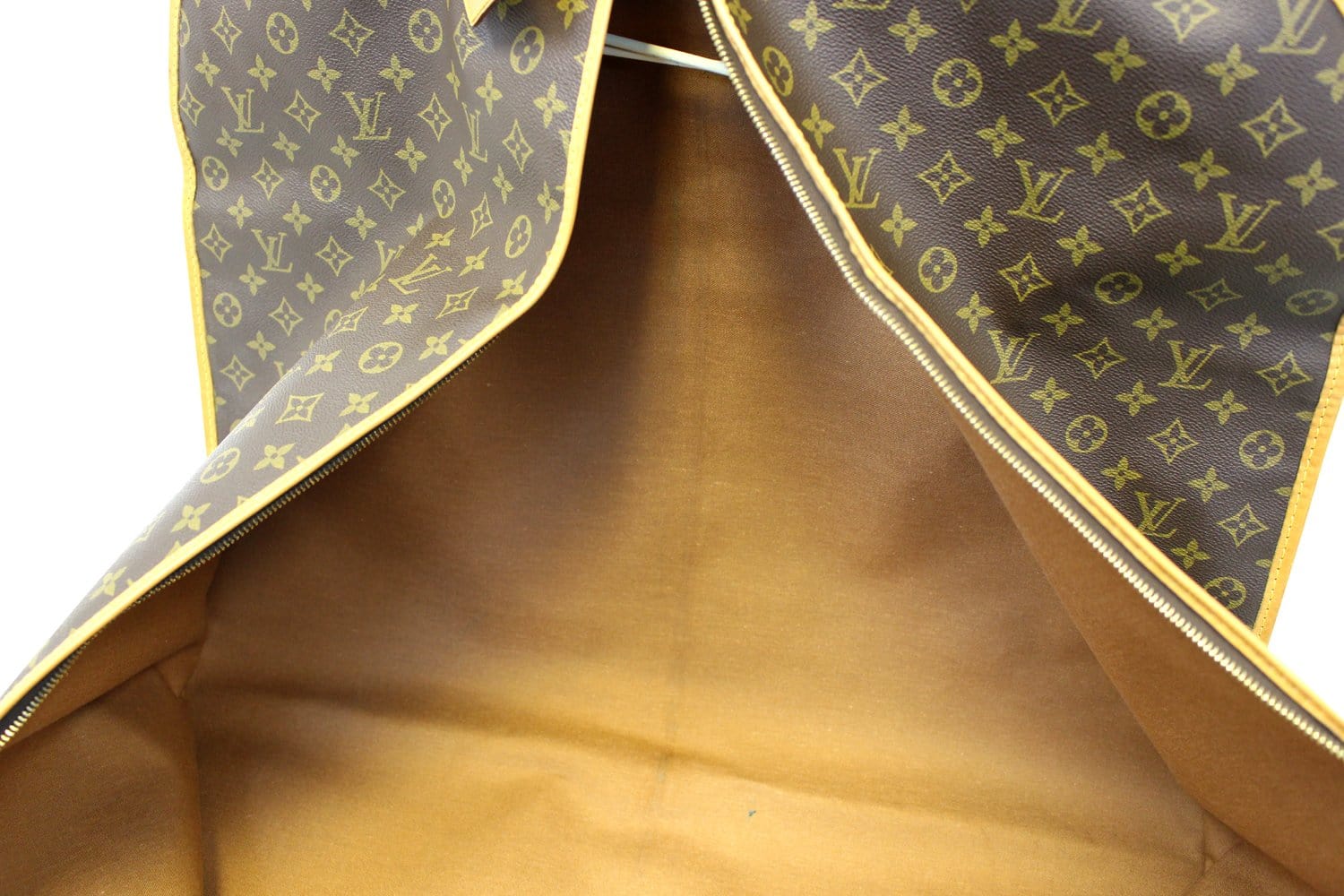 Sold at Auction: Louis Vuitton, LOUIS VUITTON garment cover, coll. 2008.