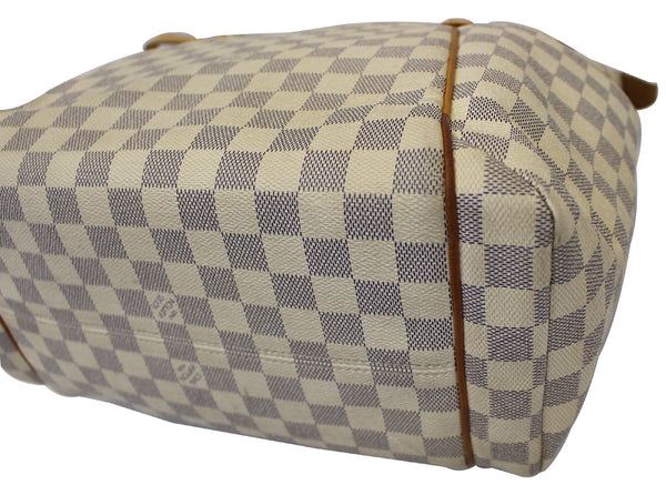 Louis Vuitton Totally MM Shoulder Handbag for sale