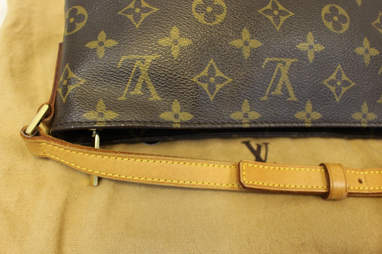 Louis Vuitton Monogram Trotteur Crossbody Bag 823lv29 – Bagriculture