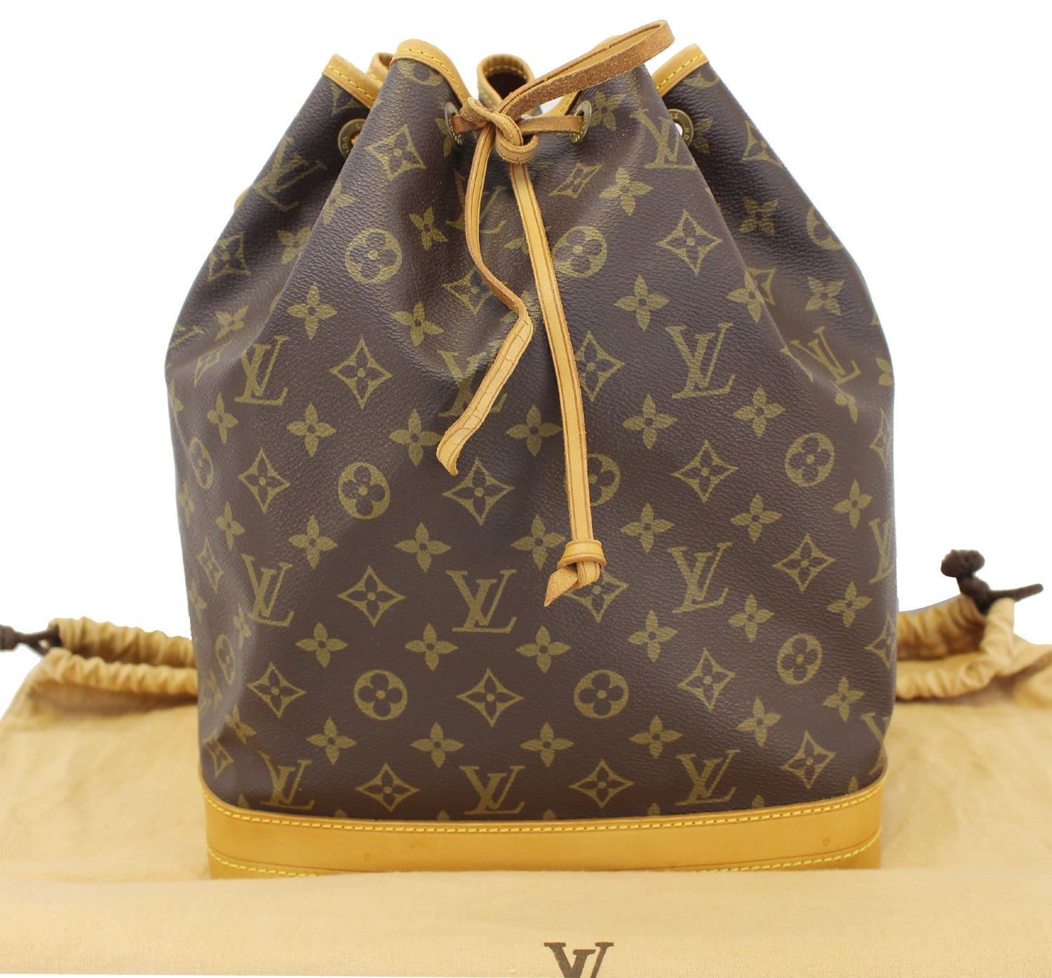 Louis Vuitton District Navy Canvas Shoulder Bag (Pre-Owned)
