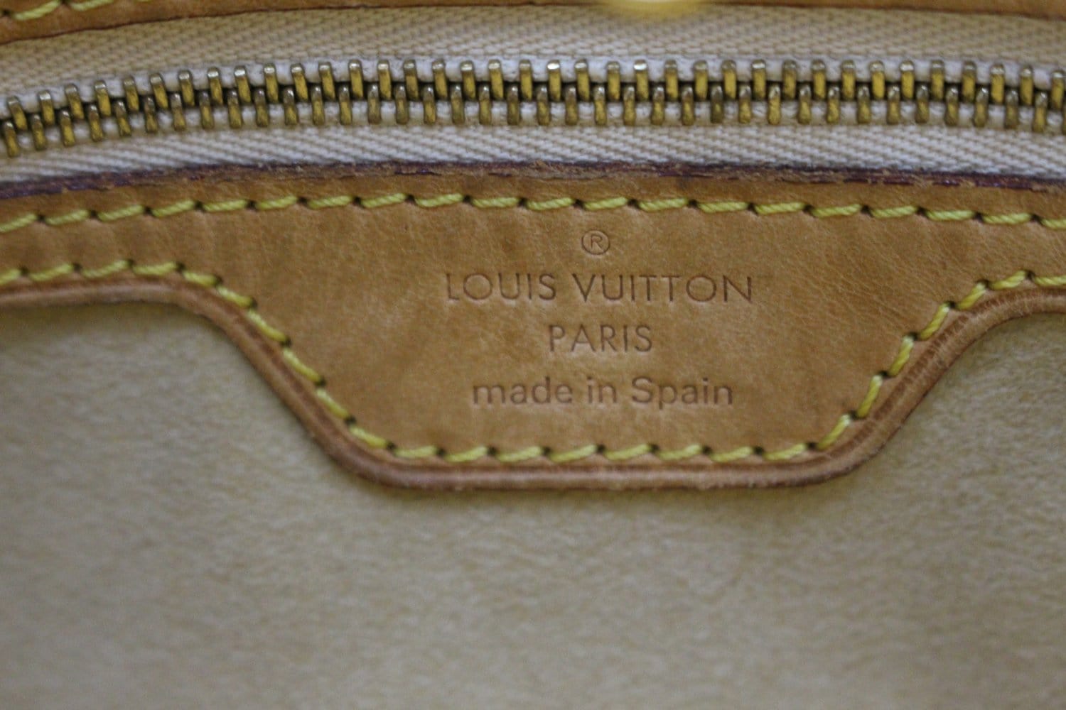 Louis Vuitton Damier Azur Hampstead PM QJB09R0SWF483