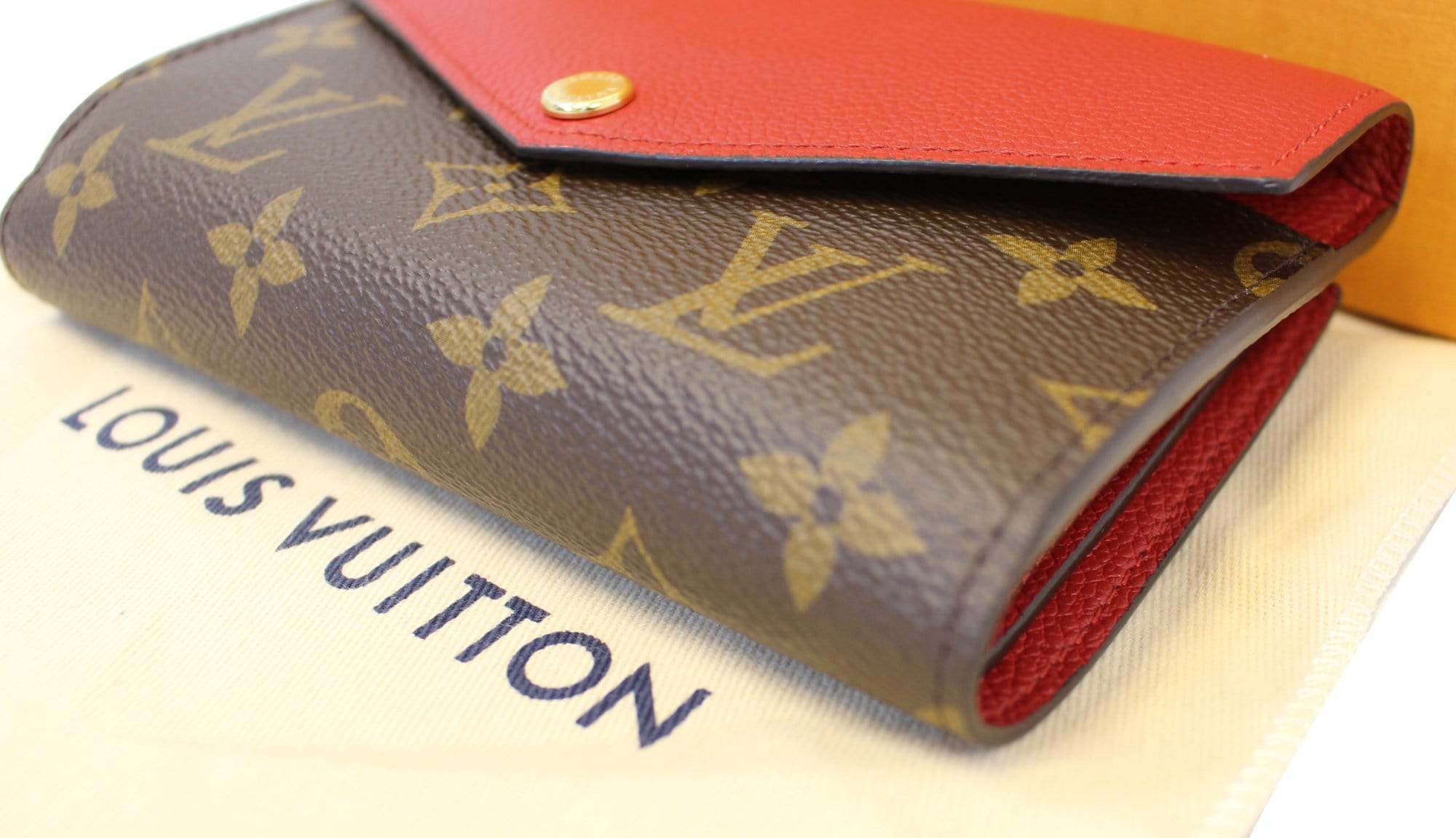 Louis Vuitton Monogram Canvas Pallas Compact Wallet (SHF-20833) – LuxeDH