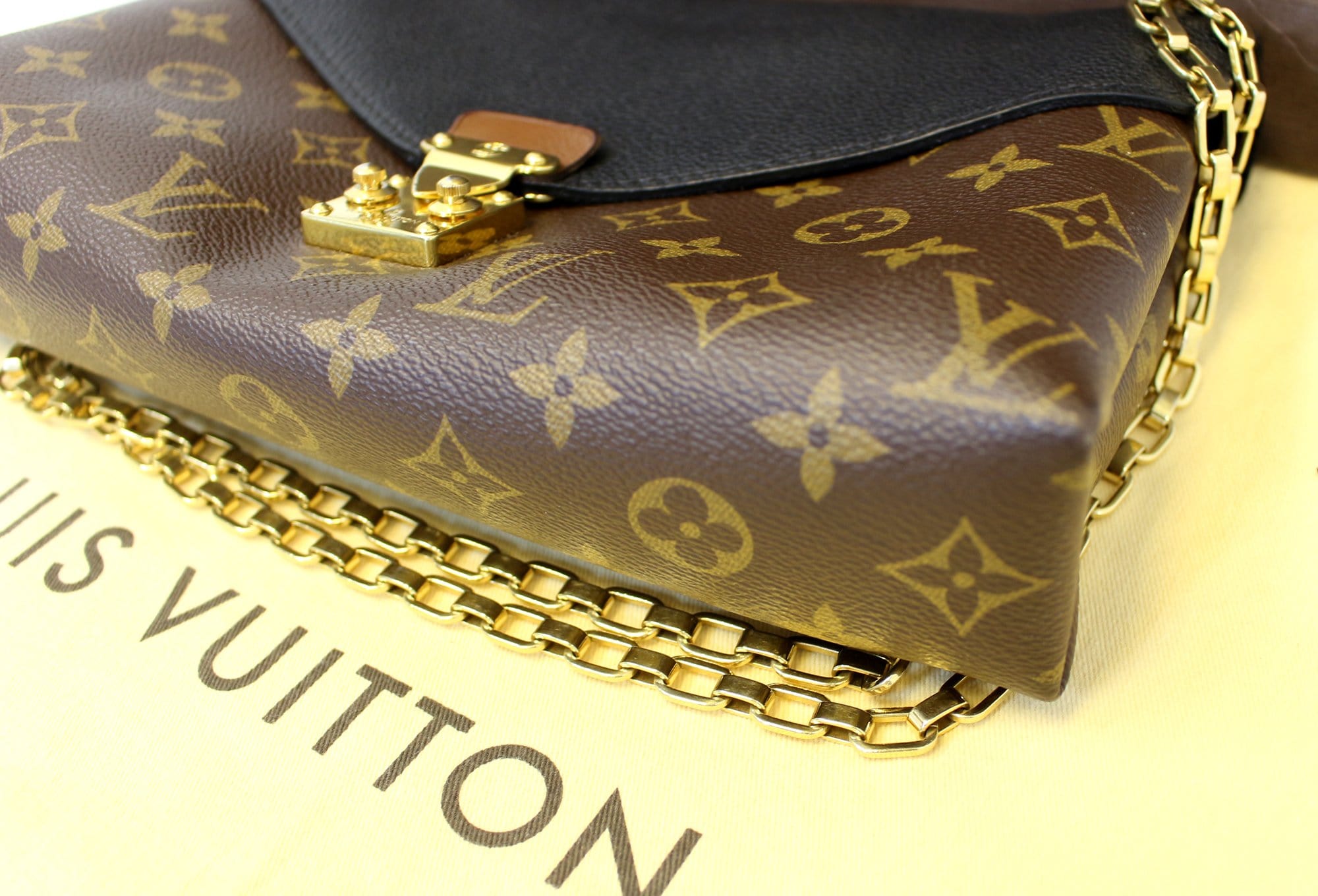 Louis Vuitton Monogram Canvas Pallas Chain Bag at 1stDibs
