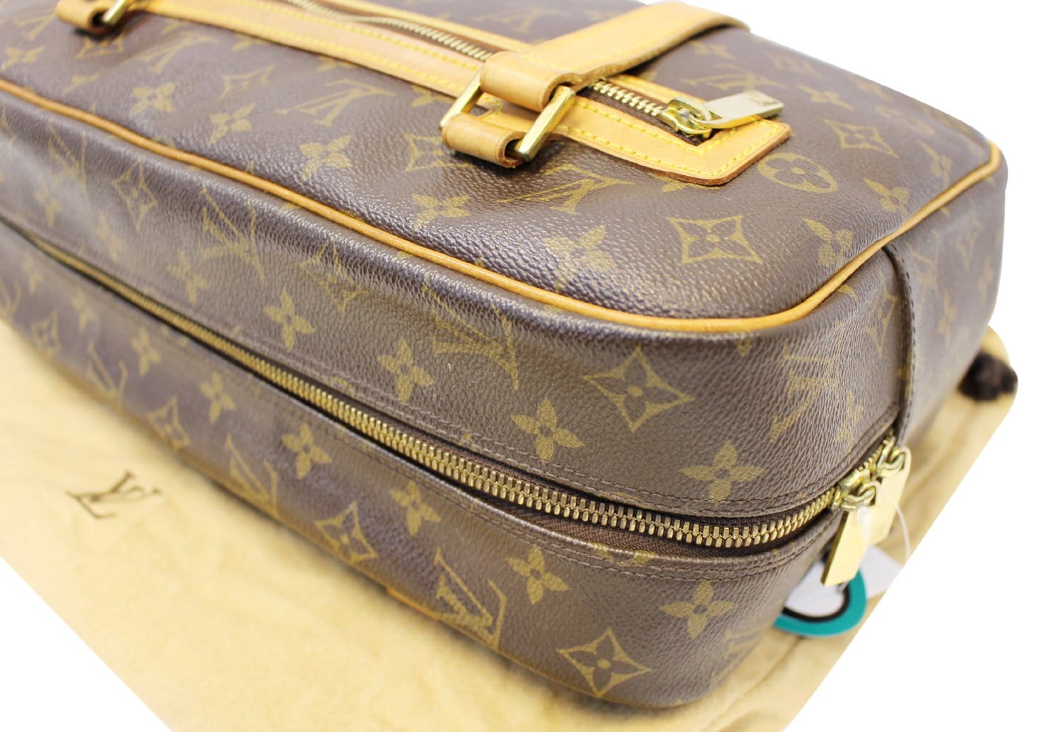 Louis Vuitton monogram Cite GM Shoulder bag มือสอง แท้ 100%