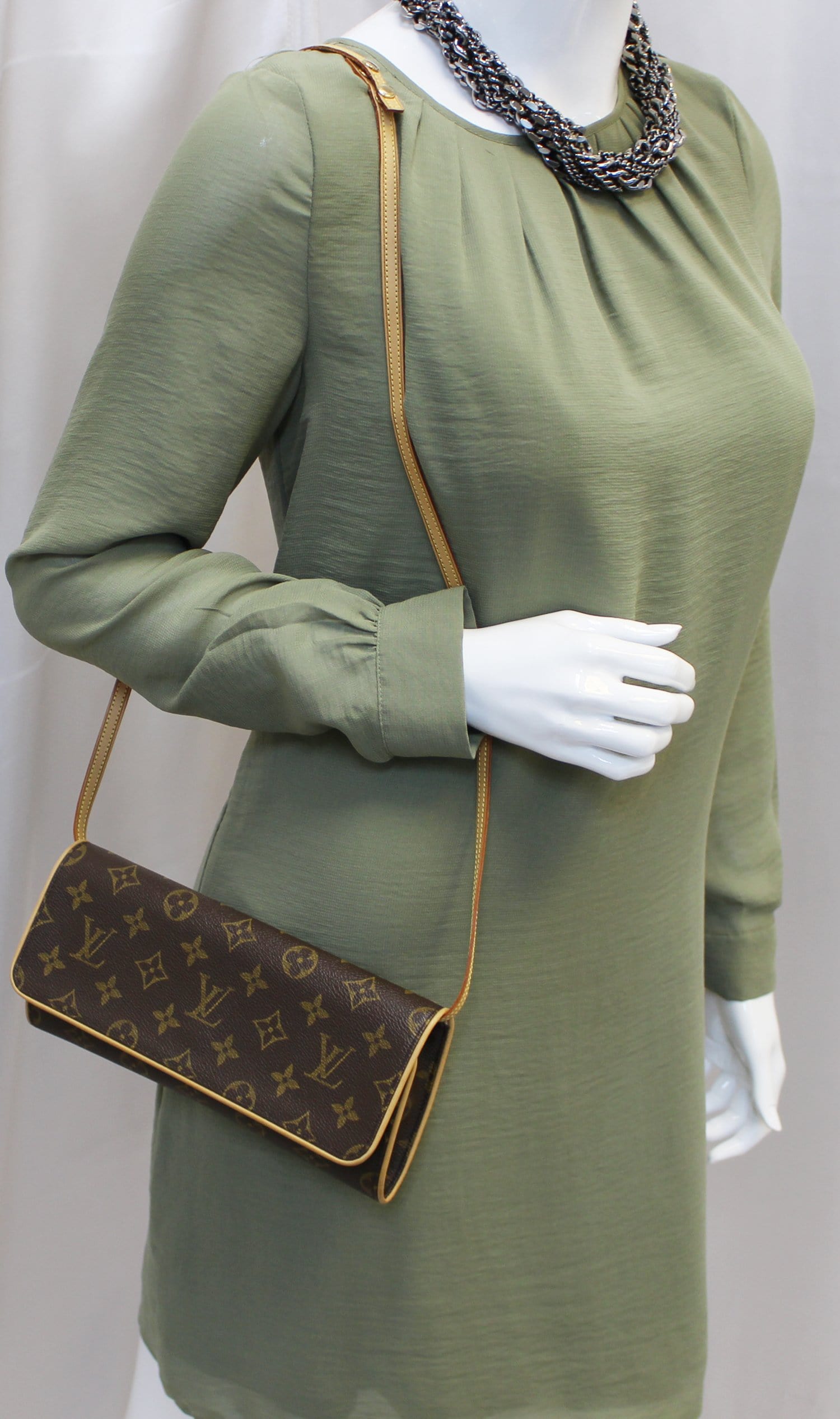 Louis Vuitton Monogram Pochette Cross Body Bag