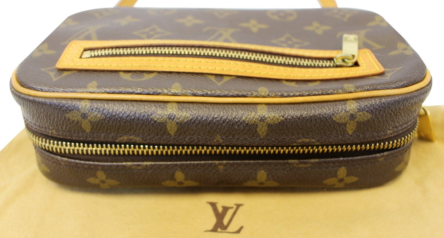 Louis Vuitton Pochette Shoulder bag 400970