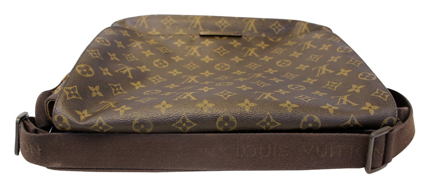 Louis Vuitton, Bags, Authentic Louis Vuitton Beaubourg Mm Monogram  Messengercrossbody Shoulder Bag