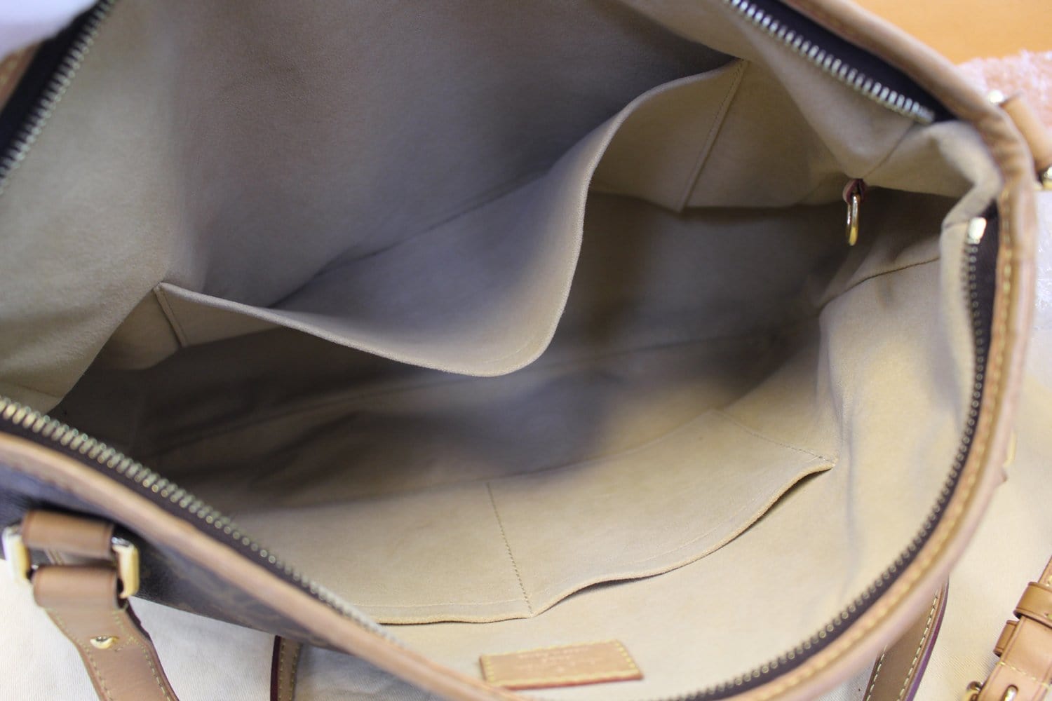 Estrela leather handbag Louis Vuitton Brown in Leather - 20367137