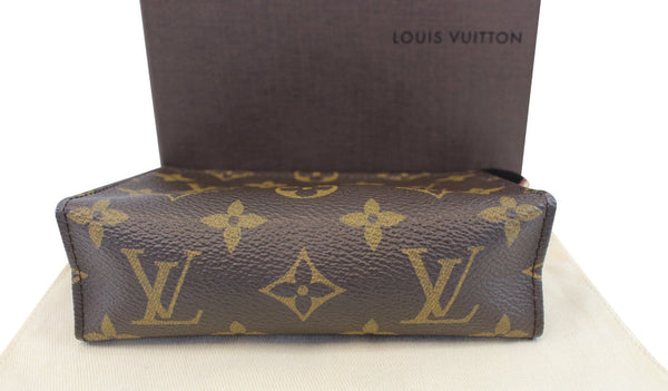 LOUIS VUITTON Monogram Poche Toilette 15 Cosmetic Case