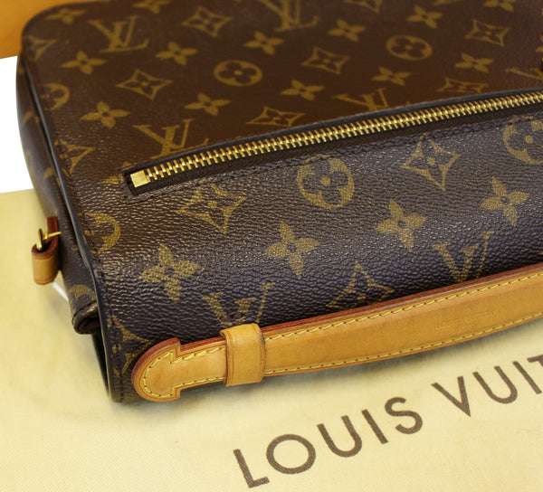 LOUIS VUITTON Monogram Canvas Metis Pochette Crossbody Bag