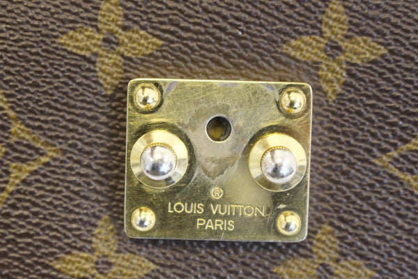 LOUIS VUITTON Monogram Canvas Metis Pochette Crossbody Bag