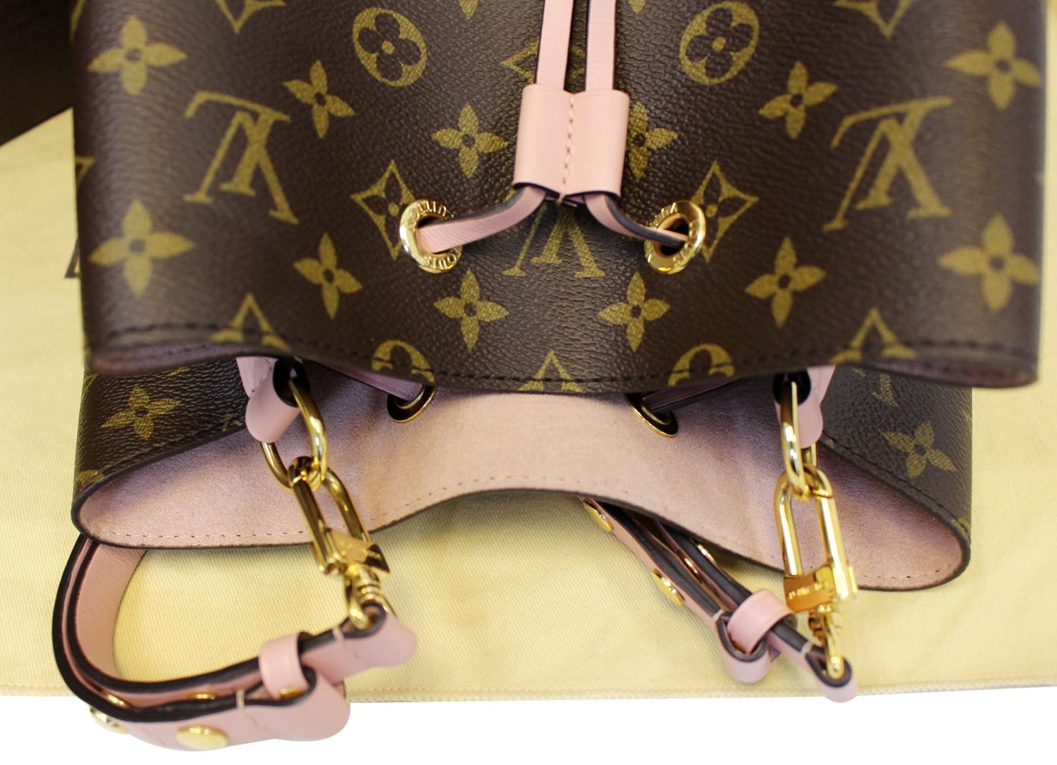 Louis Vuitton Monogram Canvas Neonoe Shoulder Bag (SHF-dz3gM8) – LuxeDH