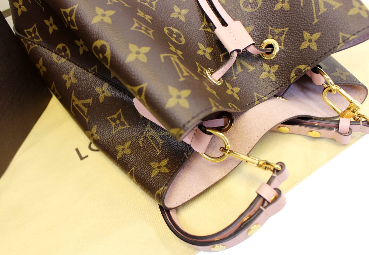 Louis Vuitton Monogram Canvas Neonoe Shoulder Bag (SHF-YEfO7R) – LuxeDH