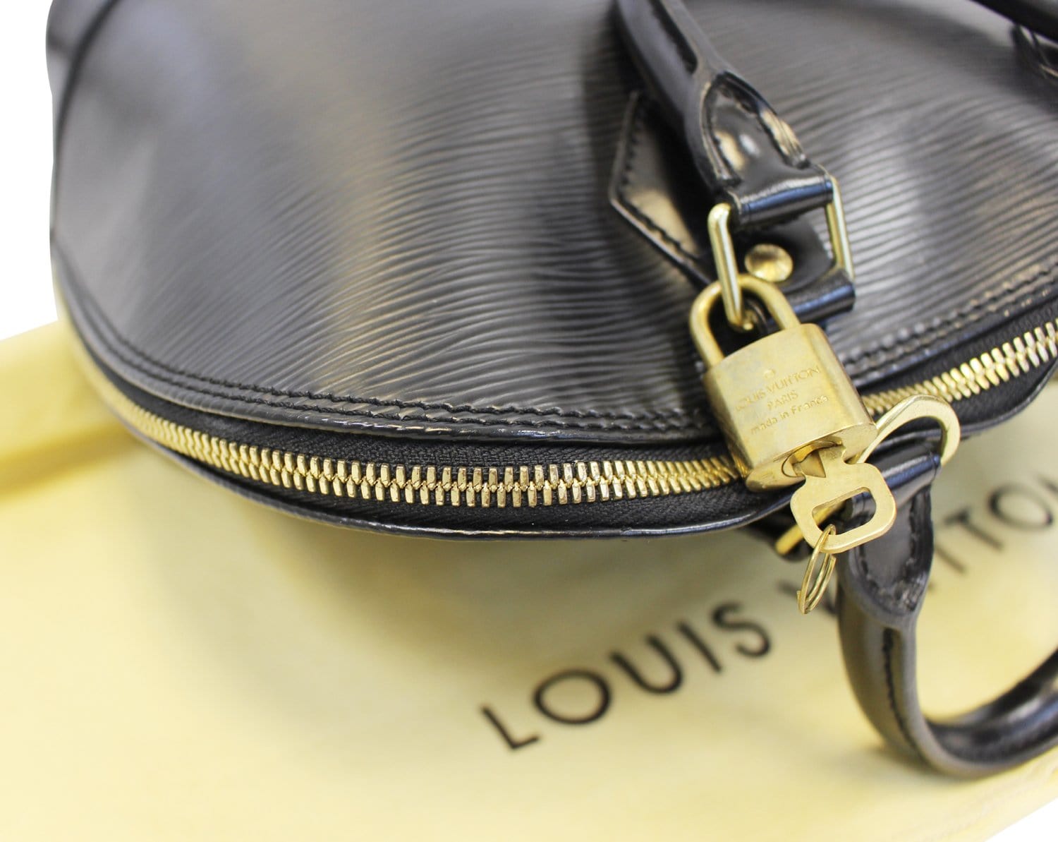 Alma leather handbag Louis Vuitton Black in Leather - 26631169