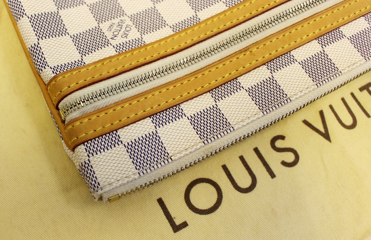 100% Authentic Louis Vuitton Pochette Bosphore Azur Damier Crossbody