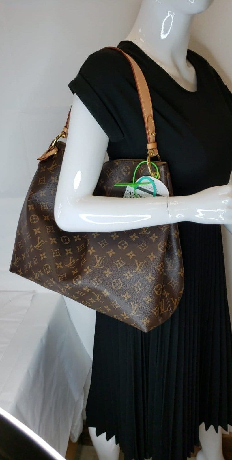 Louis Vuitton Graceful MM Monogram Handbag